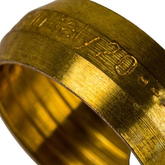 STOUT  Фитинг компрессионный для труб PEX 20х2,8х3/4