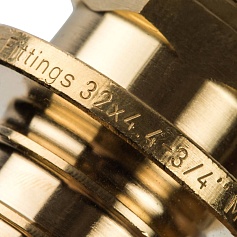 STOUT  Переходник с наружной резьбой 32xR 3/4" для труб из сшитого полиэтилена аксиальный