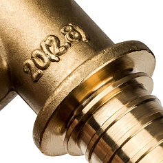 STOUT  Угольник настенный с креплением 20xRp 3/4" для труб из сшитого полиэтилена аксиальный